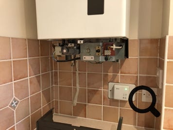 Potterton Flamingo with controls cover removed.