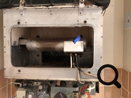 Combustion chamber with front panel removed.